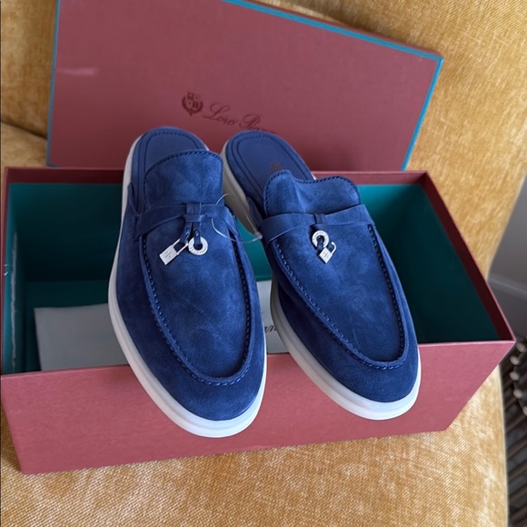 Loro Piana Babouche charms walk suede navy
